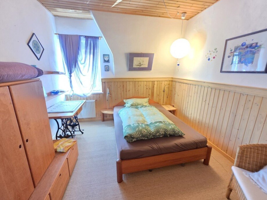 Schlafzimmer 2 - DG Reihenendhaus Viersen
