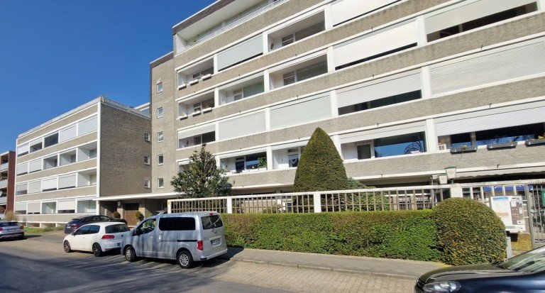 Wohnhaus Viersen Etagenwohnung 2-Zimmer-Wohnung mit Balkon (1. OG) Aufzug, Schwimmbadnutzung und Sauna, Viersen-D�lken