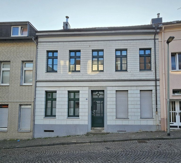 . M�nchengladbach Mehrfamilienhaus Kapitalanlage mit Potenzial: Mehrfamilienhaus mit 5 Wohnungen in M�nchengladbach City nahe Abteiberg