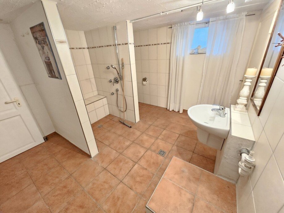 Badezimmer/Waschraum Untergeschoss Einfamilienhaus H�ckelhoven