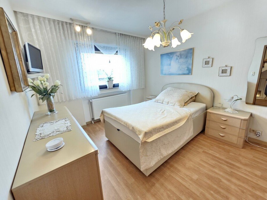 Schlafzimmer 1 / OG Reiheneckhaus Viersen