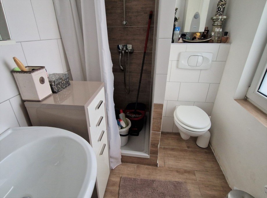 Badezimmer EG, hinten Mehrfamilienhaus Viersen