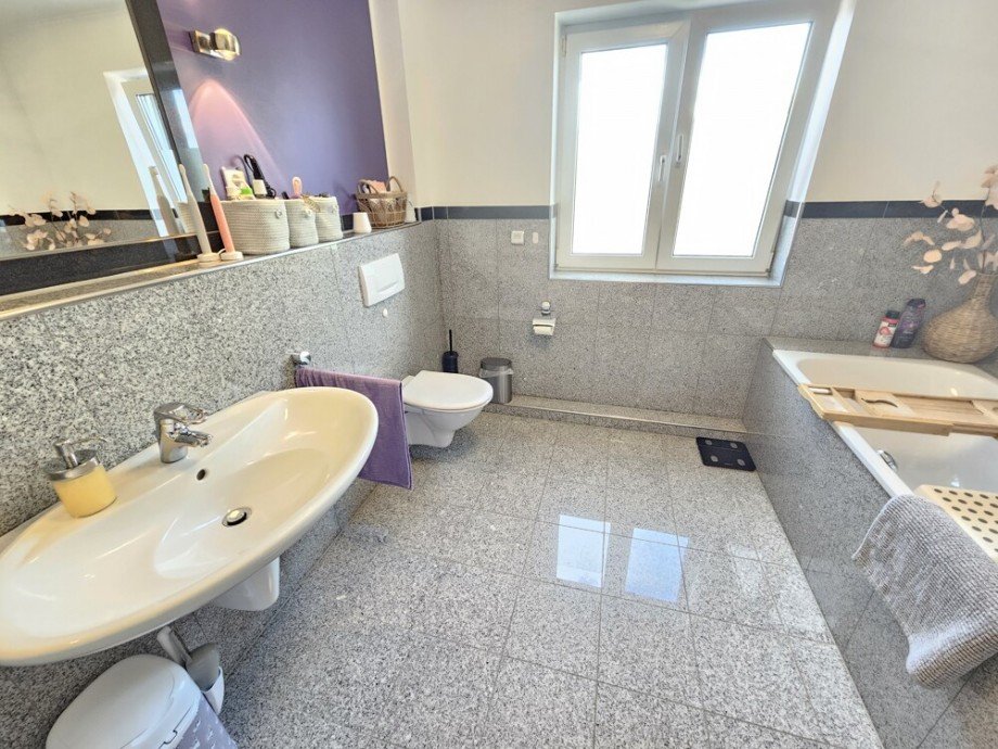 Badezimmer 1 Maisonettewohnung Viersen