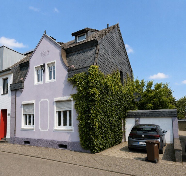 Hauptbild: Reihenendhaus und Anbau mit historischem Charme, Garage, Innenhof und liebevoll angelegtem Garten