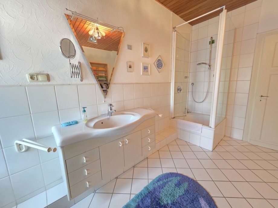 Bad 2 - DG Reihenendhaus Viersen