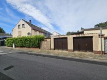 . Renovierungsbed�rftiges Reihenendhaus mit Anbau und Doppelgarage in Viersen-D�lken