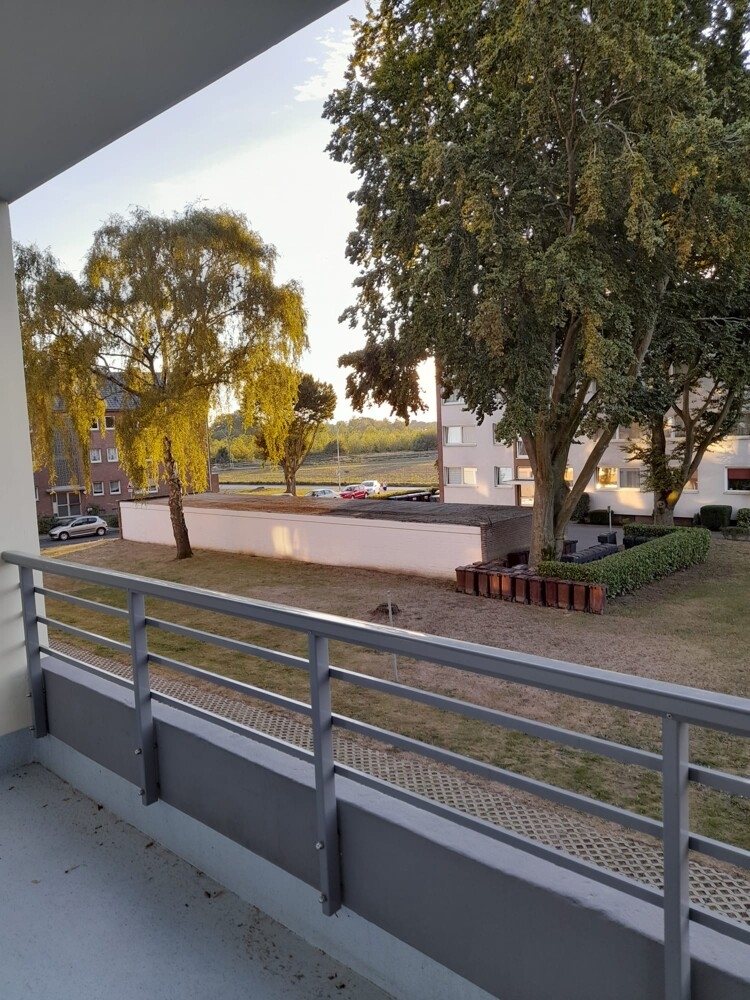 Loggia saniert Nettetal Etagenwohnung 3-Zimmer Wohnung mit K�che, Diele, Badezimmer und Loggia, Nettetal-Breyell, 1. Etage, Kapitalanlage!