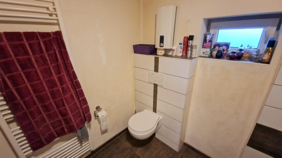 Badezimmer EG, vorne Mehrfamilienhaus Viersen