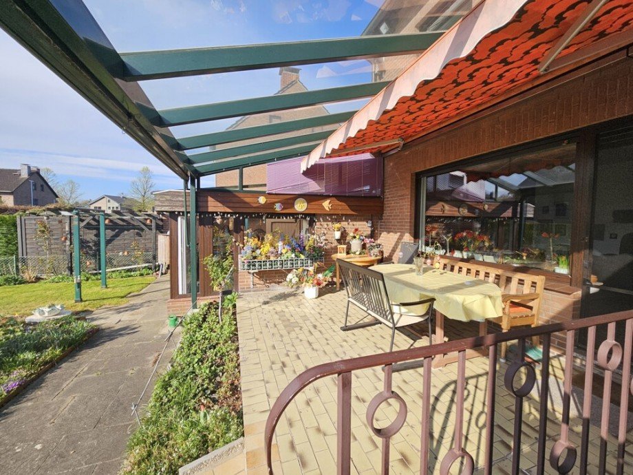 Terrasse mit �berdachung Reiheneckhaus Viersen