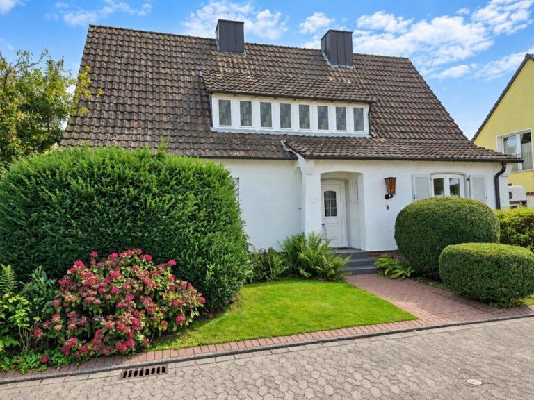 . Viersen Dachgeschosswohnung Zur Miete: 2,5-Zimmer-Dachgeschosswohnung im Zweifamilienhaus in Viersen-D�lken - ab 01.11.2026