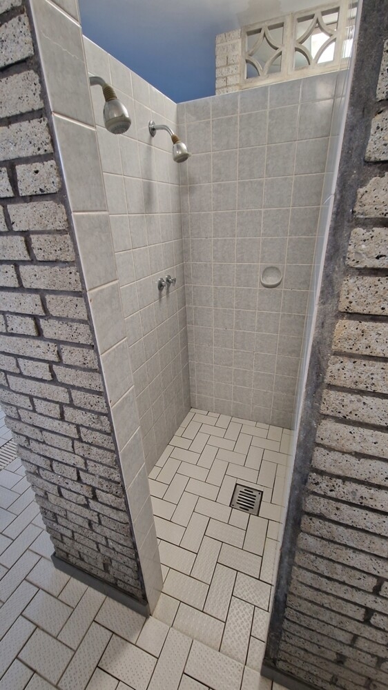 Dusche - Schwimmbad Maisonettewohnung Viersen