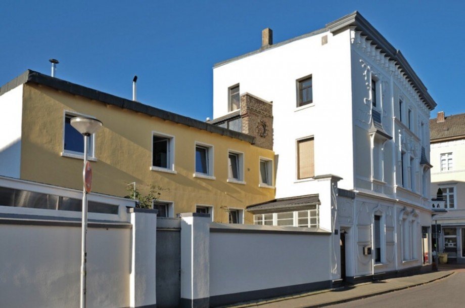 Seitenansicht Haus und Anbau Haus Viersen